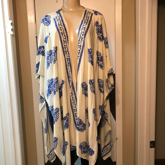 EUC stunning multi purpose cotton rayon cover up - Picture 2 of 8